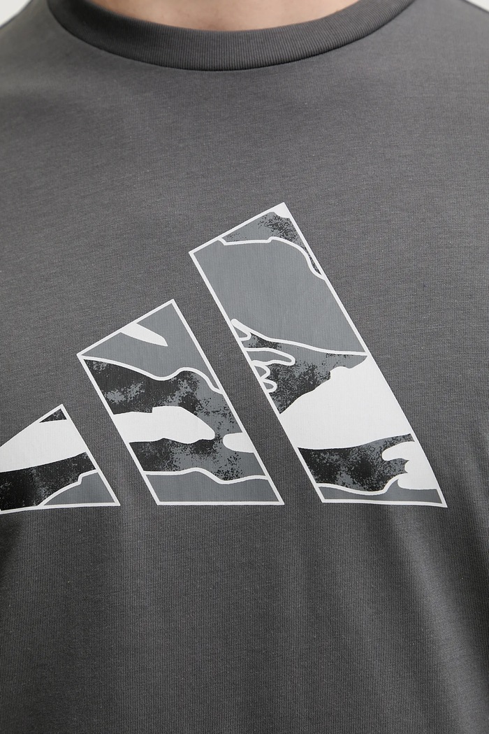 T-shirt bawełniany Camo Logo adidas szary KA7130