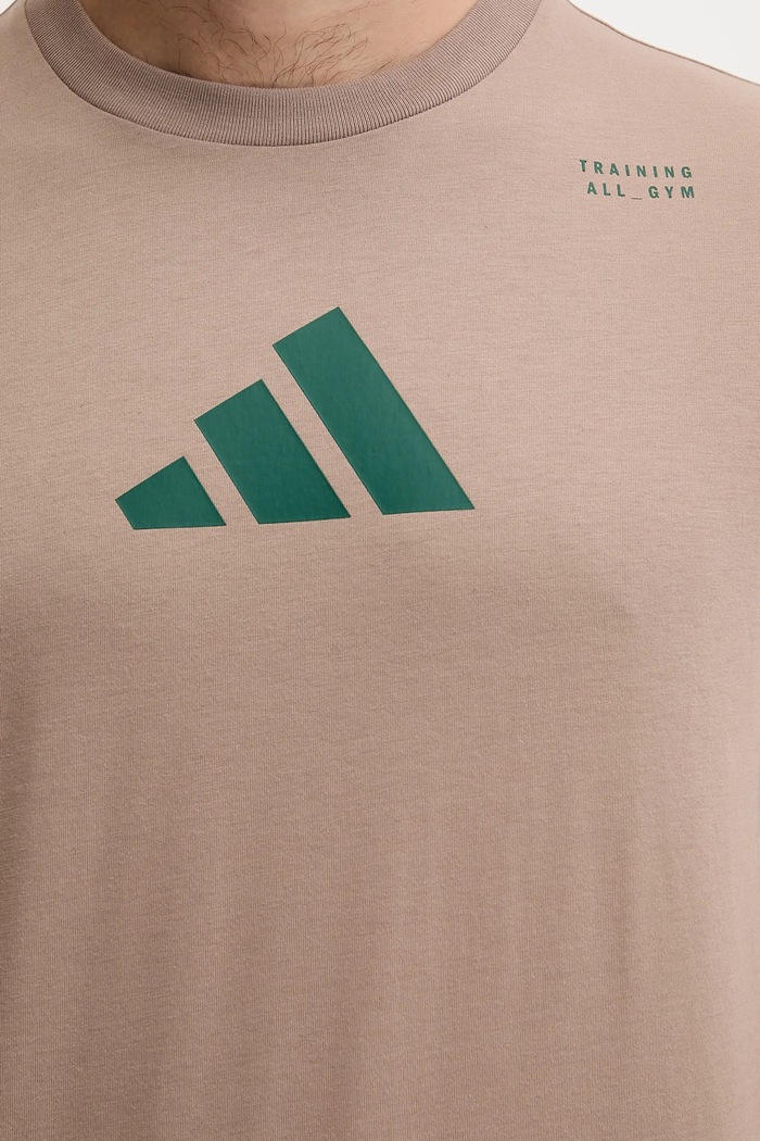 T-shirt treningowy Category Training Graphic adidas Performance brązowy JM8977
