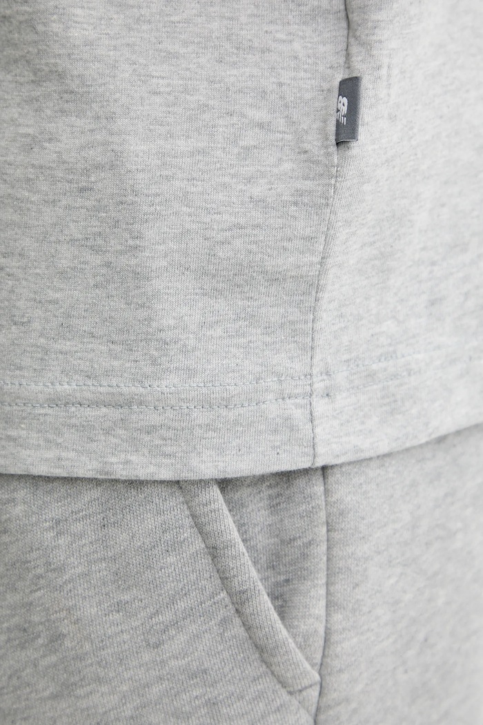 New Balance t-shirt in cotone MT53941AG grigio