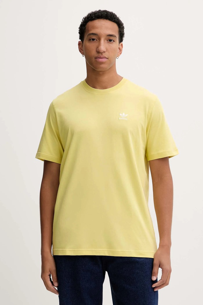 Βαμβακερό μπλουζάκι adidas Originals Essentials απλικέ κίτρινο HY2076
