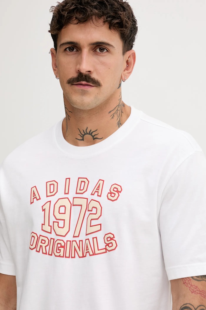 adidas Originals t-shirt bawełniany Varsity biały JX8174
