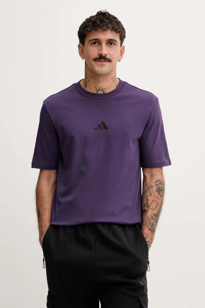 Bavlněné tričko adidas Essentials nášivka fialová JW6232