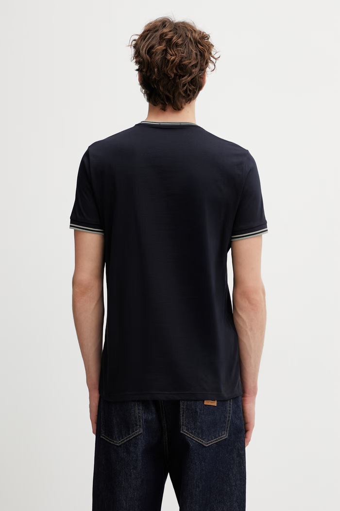 Ρούχα Fred Perry T-shirt βαμβακερό ανδρικό M1588V σκούρο μπλε