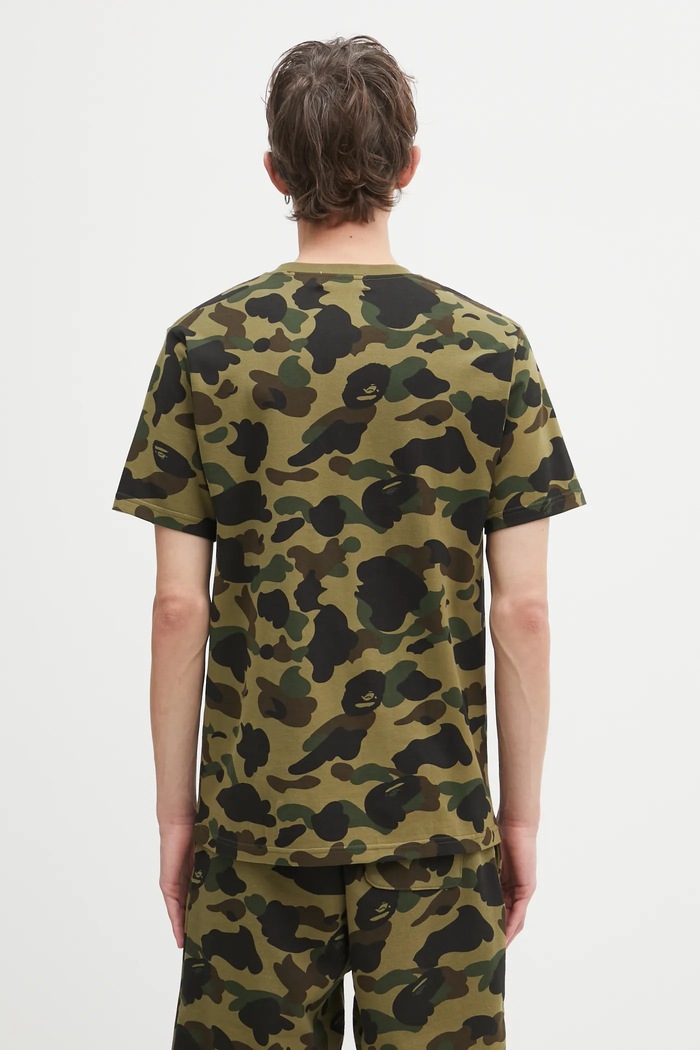 Одежда Хлопковая футболка A Bathing Ape Camo College 001CSL301010M зелёный