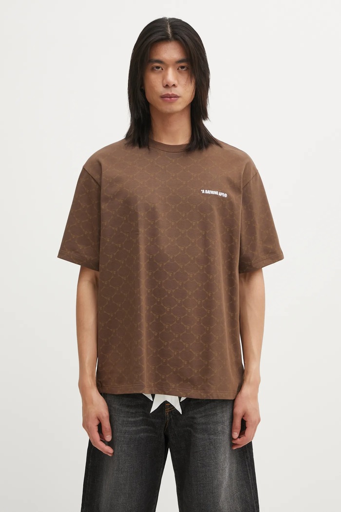A Bathing Ape t-shirt bawełniany College Monogram Logo wzorzyste brązowy 001CSL301316M