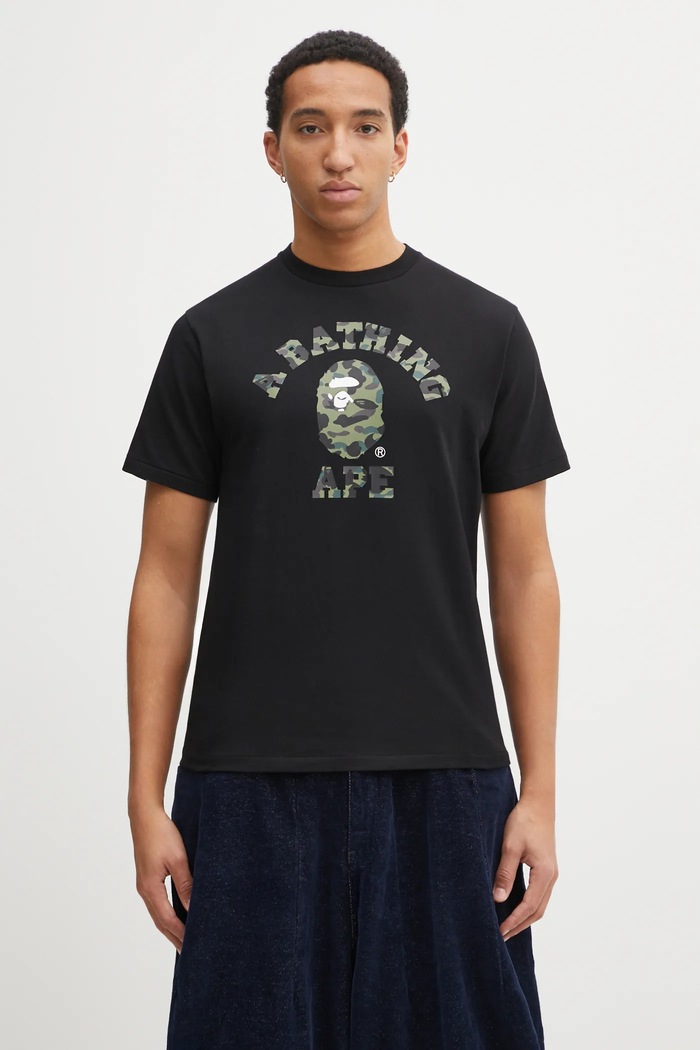 Бавовняна футболка A Bathing Ape 1st Camo College надрук чорний 1L30110012