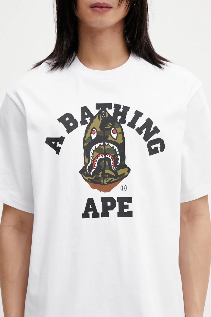 Βαμβακερό μπλουζάκι A Bathing Ape 1st Camo Shark Seijin λευκό 001TEL801316M