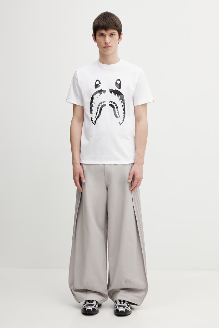 A Bathing Ape t-shirt in cotone City Camo Shark 001TEL801027M bianco