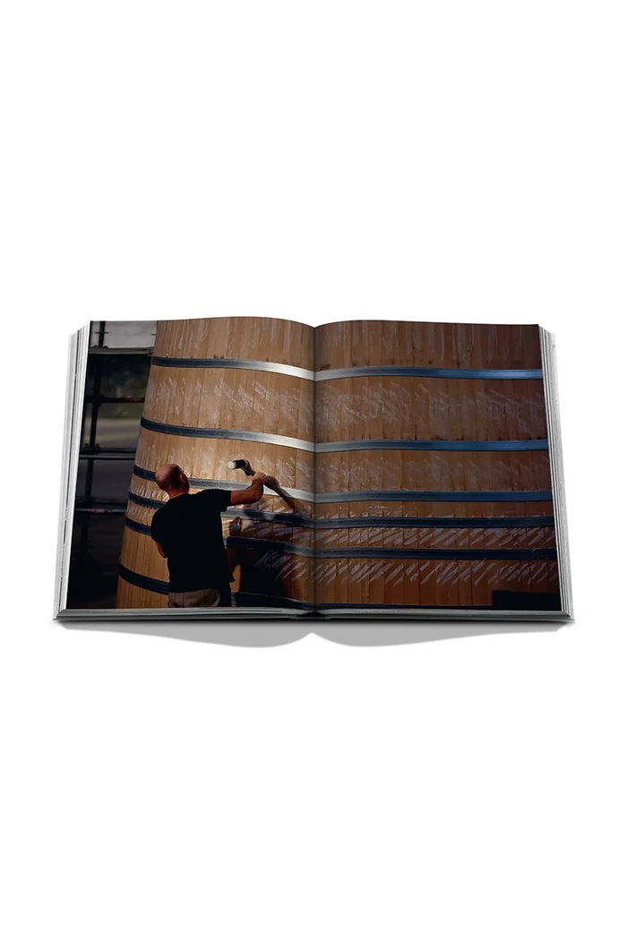 Assouline książka Oak, Wine & Spirits: A Tale of Alchemy (English), Sylvain Charlois 9781649805003