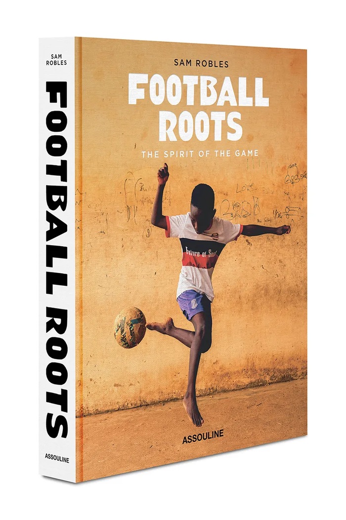 Assouline książka Football Roots: The Spirit of the Game, Sam Robles 9781649806857 multicolor AW26