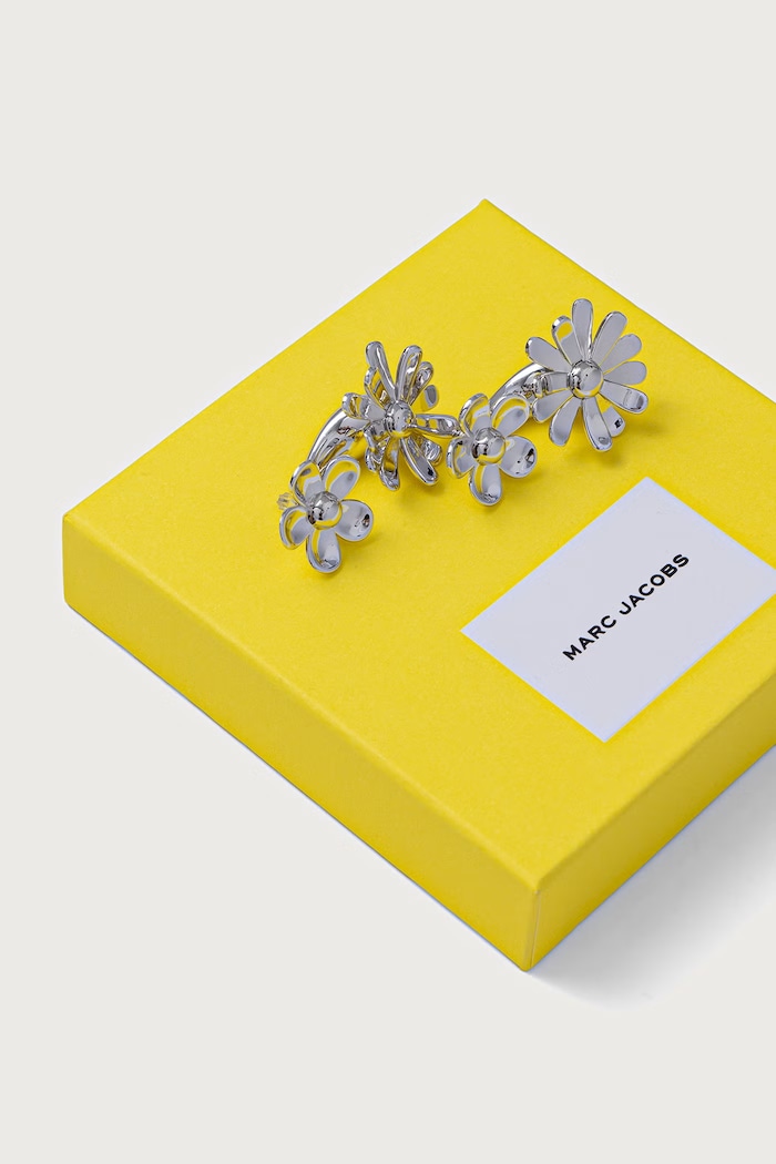 Akcesoria MARC JACOBS Kolczyki mosiężne DAISY WILD 2P6JER001J49 srebrny