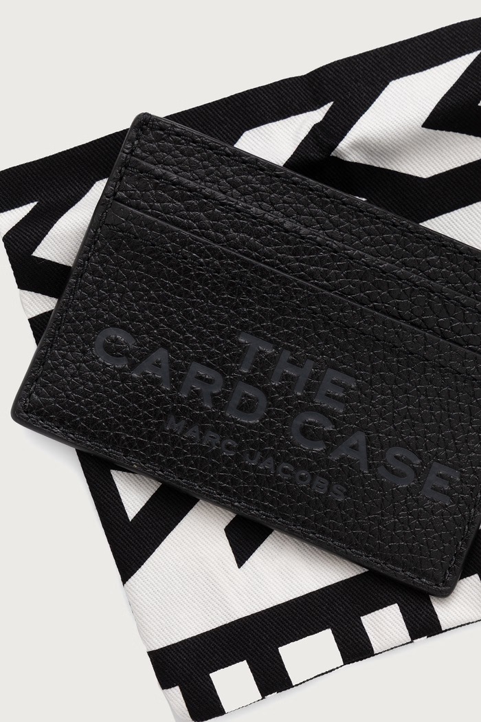 Αξεσουάρ MARC JACOBS Θήκη για κάρτες γυναικεία δερμάτινη THE CARD CASE 2P4SMP045S02 μαύρο