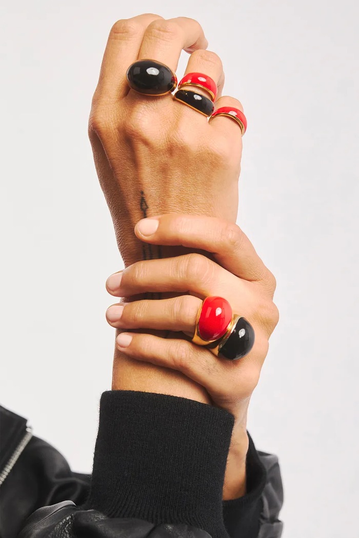 BERRIES prstan ženski pozlačen srebrni emajl Viva Black XL Ring PVBL17 zlata