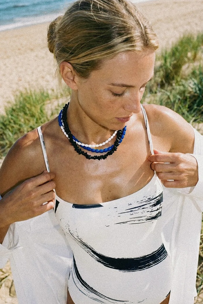 Náhrdelník dámsky Flora Black Necklace BERRIES čierna NWA026