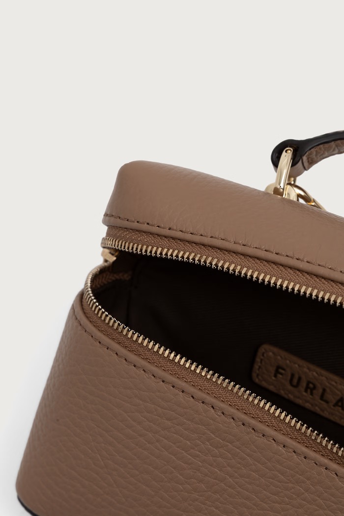 Torebka crossbody damska skórzana Camelia Micro Furla brązowy WE00625.HSF000.4489S