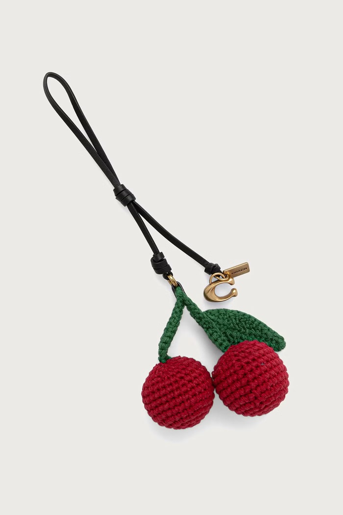 Coach Brelok damski Crochet Cherry Bag Charm czerwony CFU30