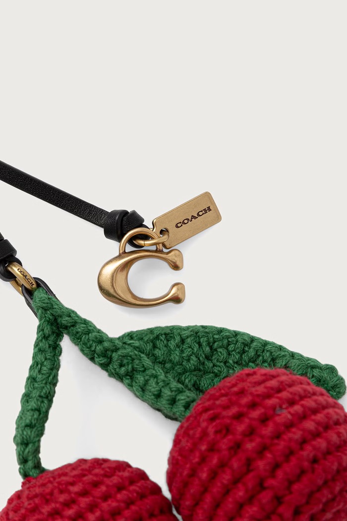 Coach Brelok damski Crochet Cherry Bag Charm CFU30 czerwony AW26