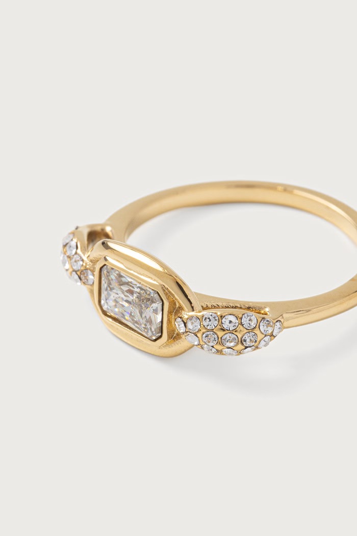 Guess Prsteň dámsky s kryštálom RADIOSA JUBR06.392JW zlatá AW26