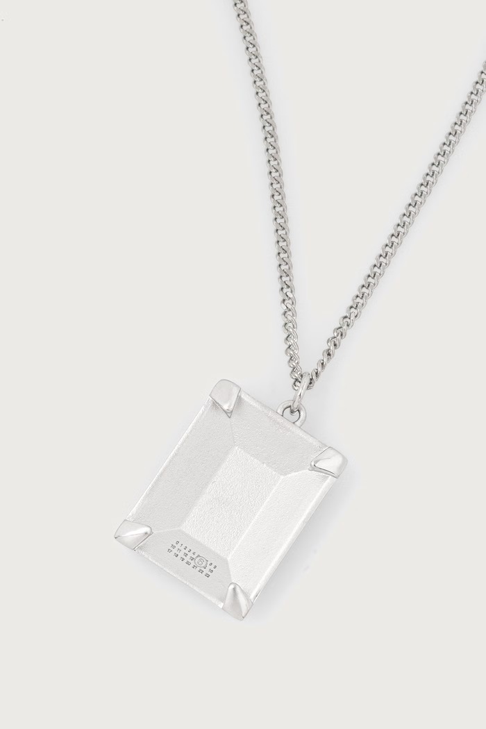 MM6 Maison Margiela Naszyjnik z zawieszką damski mosiężny SM7UU0138.P9386 srebrny AW26