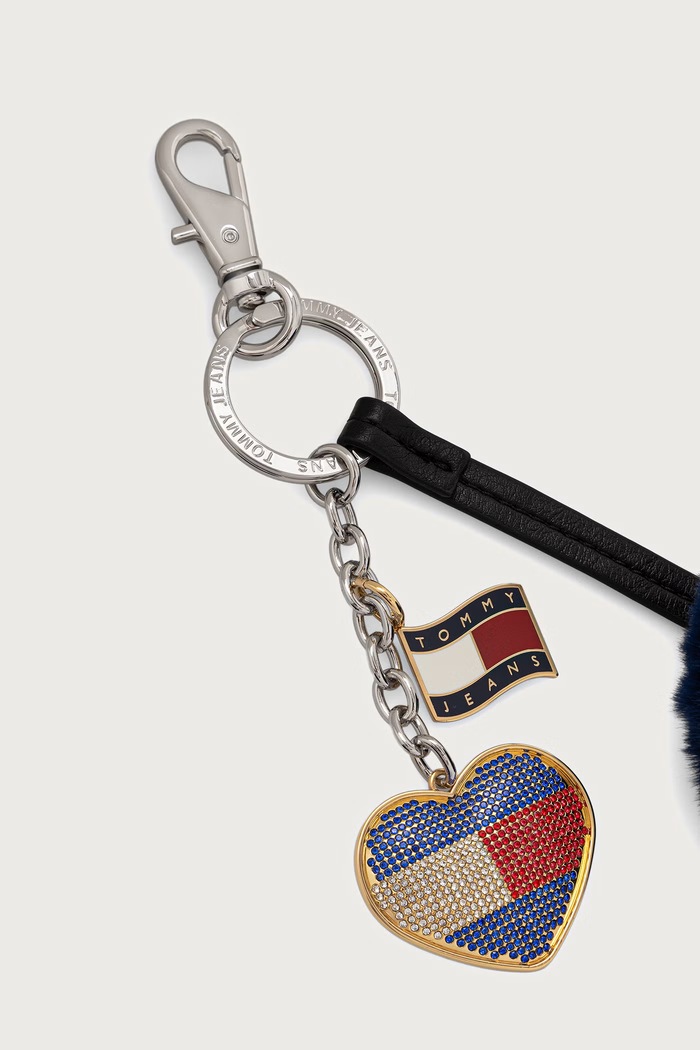 Tommy Jeans Privjesak za žene AW0AW19093 srebrna AW26