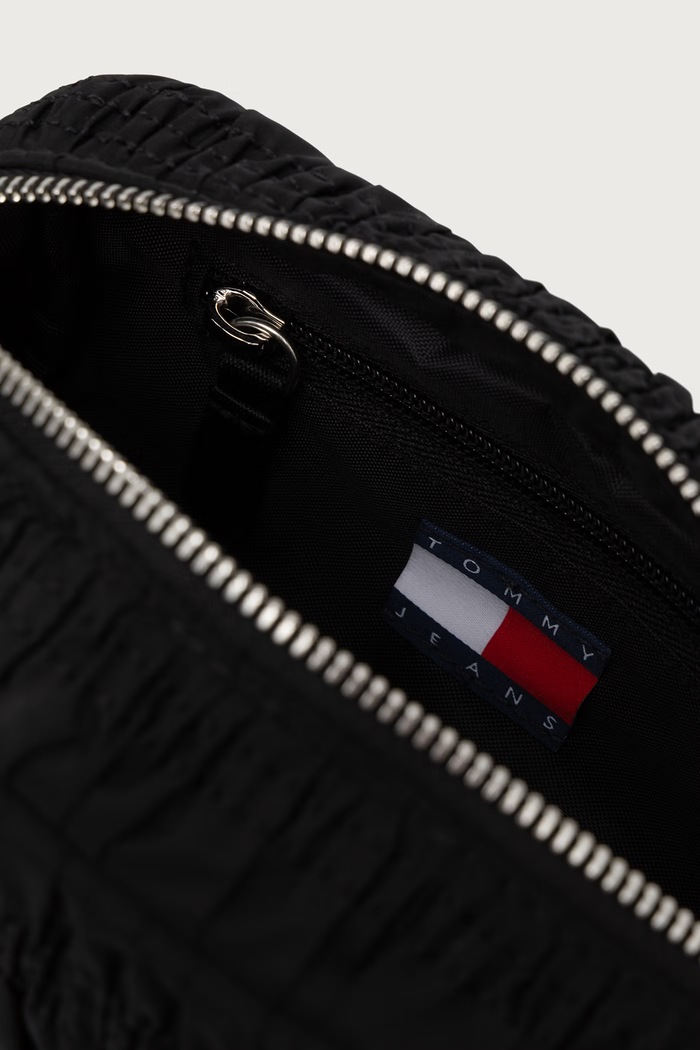 Borsa cosmetica da donna Tommy Jeans AW0AW19086 nero