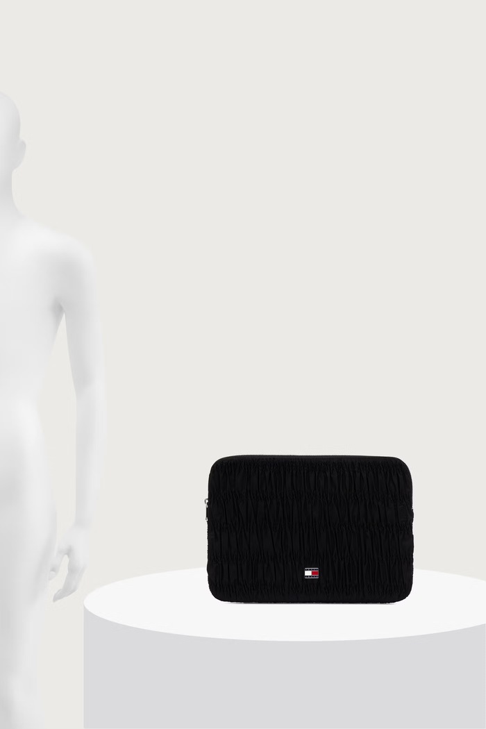 Puzdro na notebook dámske Tommy Jeans čierna AW0AW19085