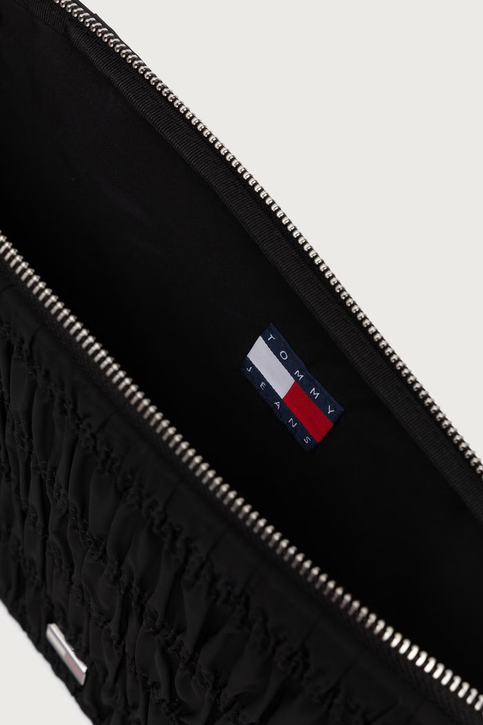 Puzdro na notebook dámske Tommy Jeans AW0AW19085 čierna