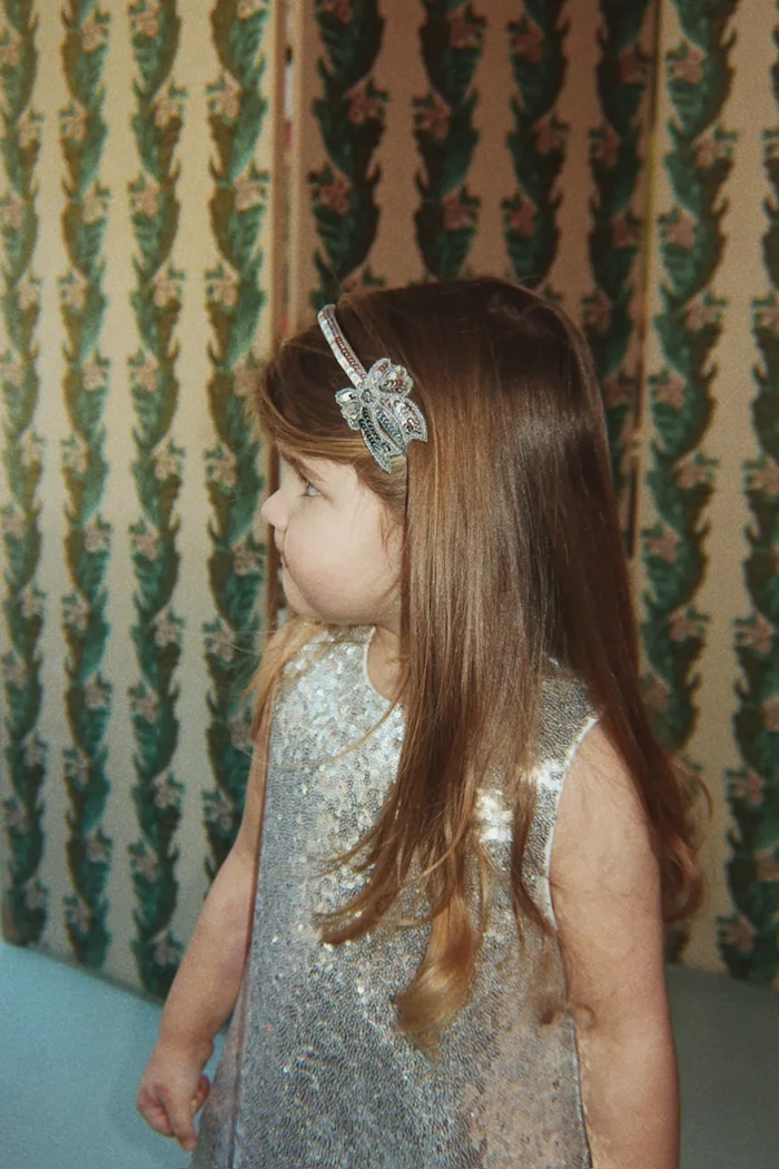 Opaska do włosów dziecięca SEQUIN BOW HAIRBRACE Konges Sløjd srebrny KS106598.9BY2