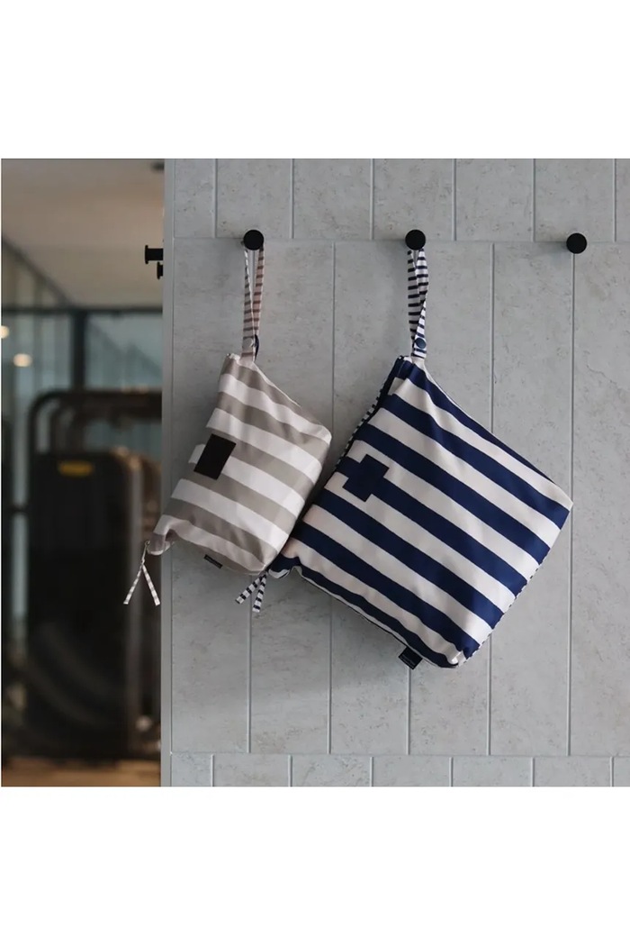 La Millou Kosmetyczka dziecięca STRIPES NAVY 153983 granatowy AW26