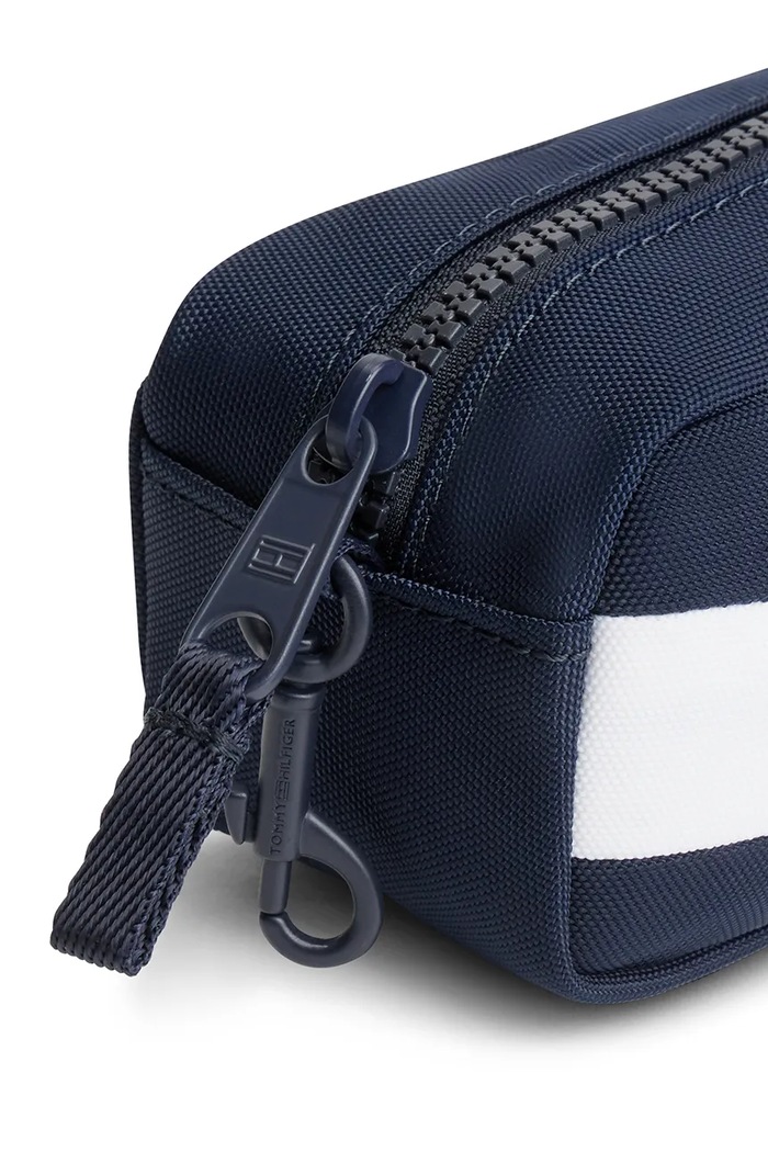 Tommy Hilfiger piórnik dziecięcy granatowy KA0KA00145.9BY2