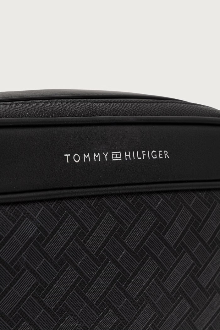 Akcesoria Tommy Hilfiger Kosmetyczka z imitacji skóry AM0AM14828 czarny