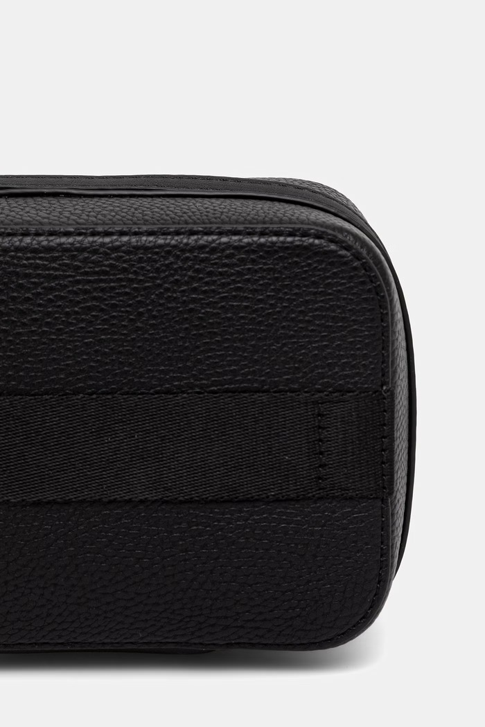Akcesoria Tommy Hilfiger kosmetyczka męska z imitacji skóry AM0AM14824 czarny