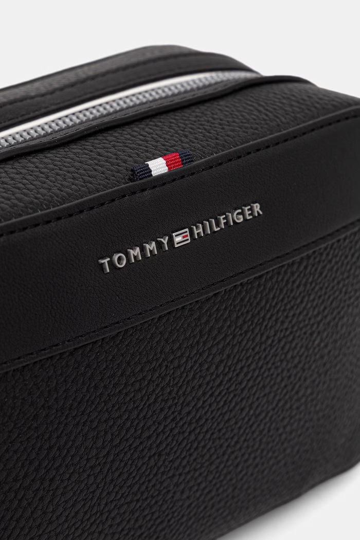 Tommy Hilfiger kosmetyczka męska z imitacji skóry czarny AM0AM14824