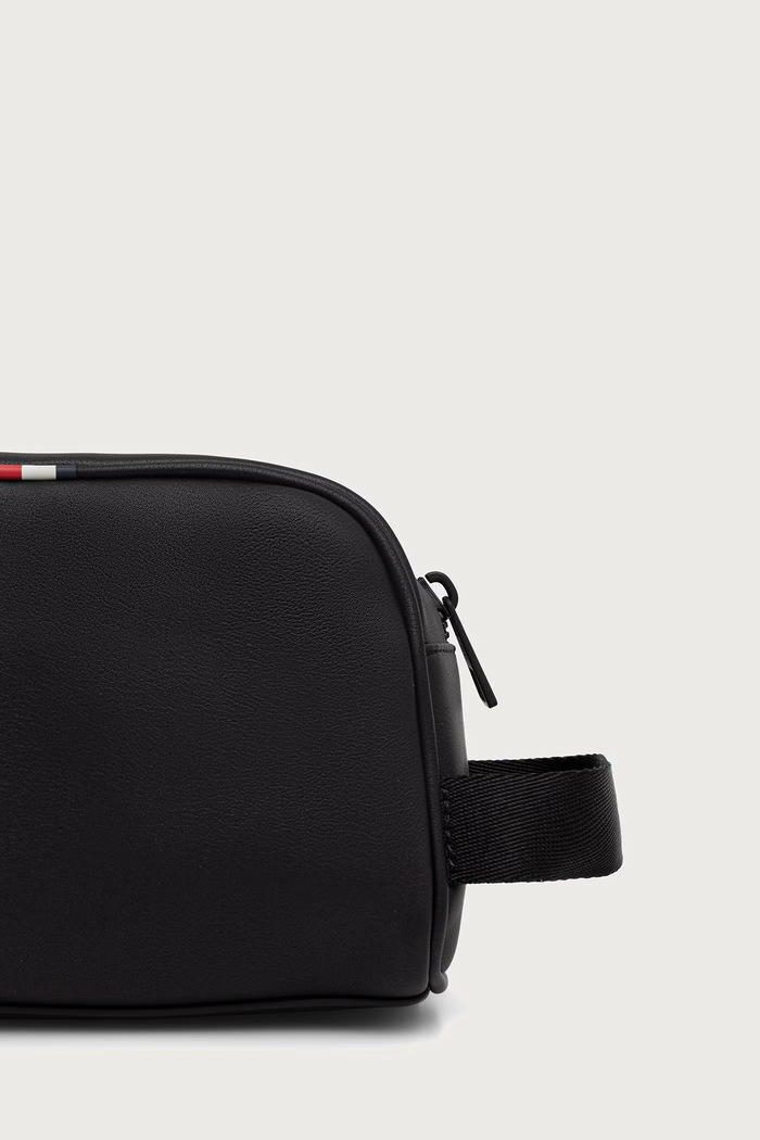 Dodaci Tommy Hilfiger kozmetička torbica za muškarce od imitacije kože AM0AM14764 crna
