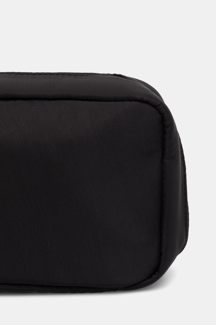 Akcesoria Calvin Klein kosmetyczka męska LV04D1301G czarny