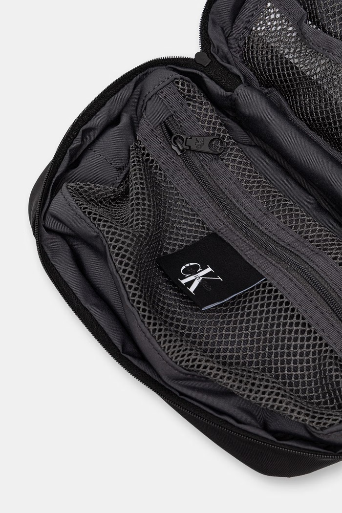 Calvin Klein kosmetyczka męska LV04D1301G czarny