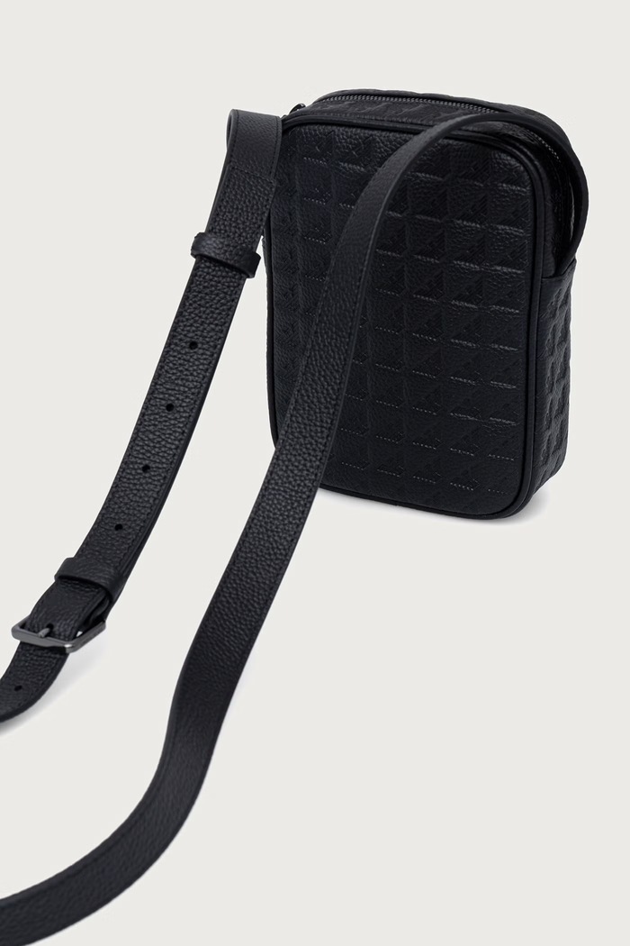Emporio Armani Saszetka męska skórzana EM001737.AF14774 czarny AW26