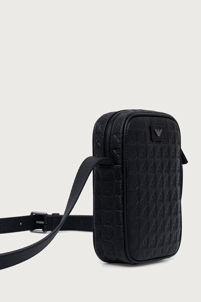 Akcesoria Emporio Armani Saszetka męska skórzana EM001737.AF14774 czarny