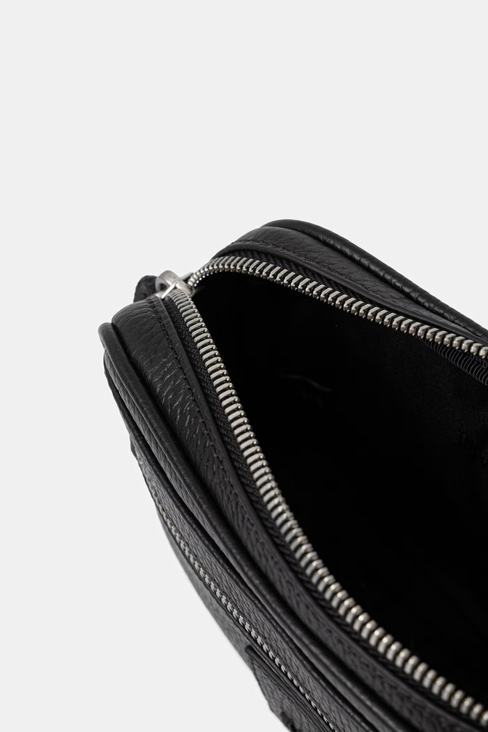 Emporio Armani kosmetyczka męska skórzana EM000955.AF13396 czarny