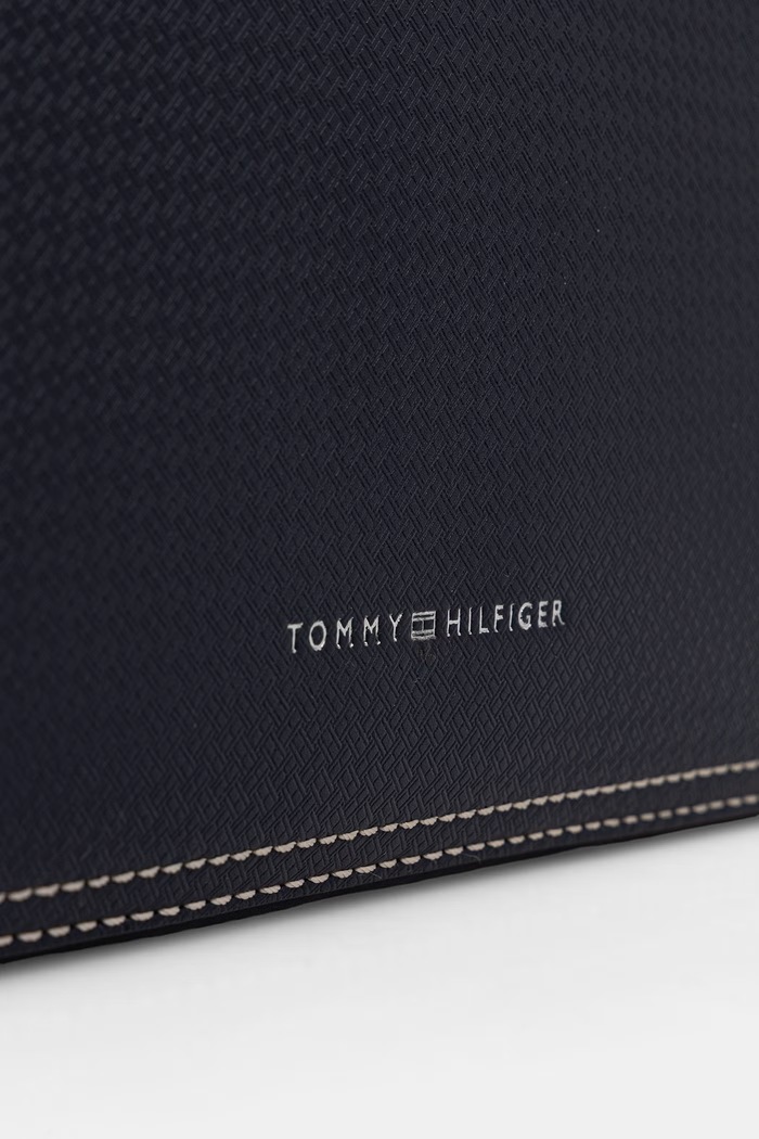 Αξεσουάρ Tommy Hilfiger θήκη για λάπτοπ ανδρική από απομίμηση δέρματος AM0AM14546 σκούρο μπλε