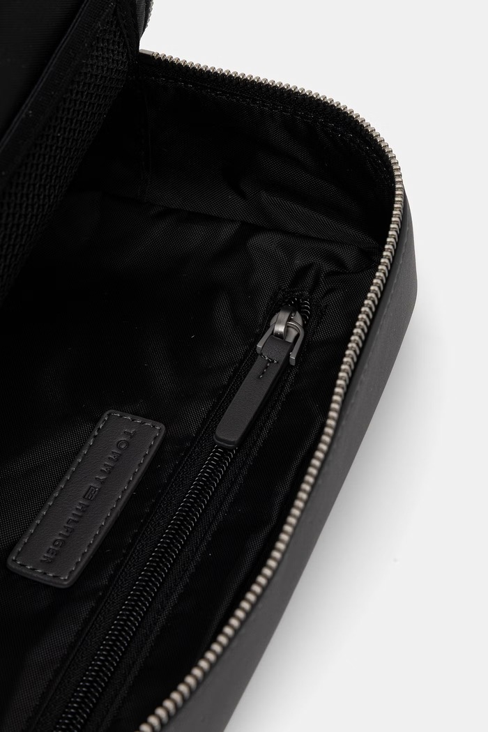 Tommy Hilfiger tasak férfi műbőr szürke AM0AM14486
