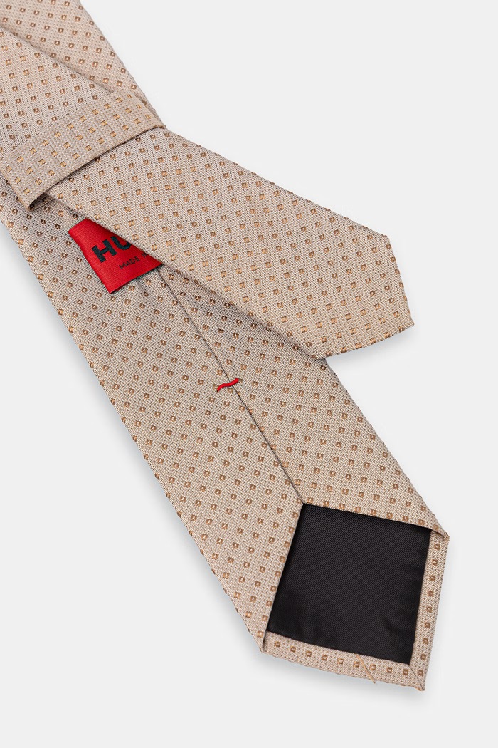 HUGO kravata pánská s hedvábím Tie cm 6 50567018 béžová AW26
