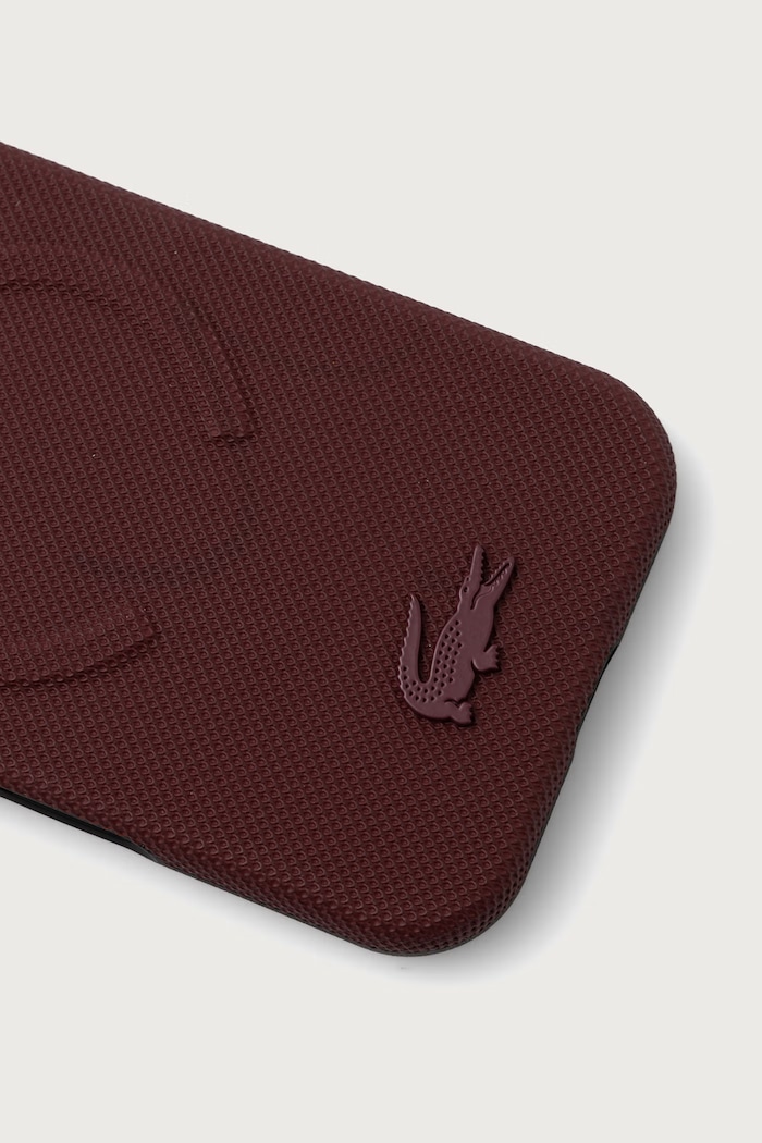 Lacoste Etui na telefon iPhone 17/18 Pro LCHMP18L6PSWPTODR bordowy AW26