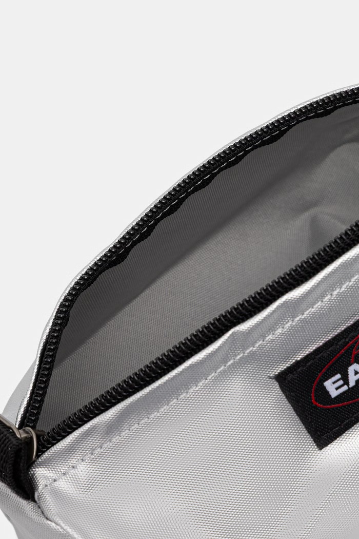 Akcesoria Eastpak piórnik BENCHMARK SINGLE EK0003727Y21 srebrny