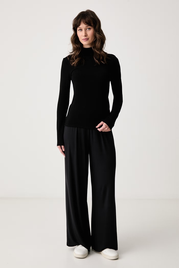 Triumph Hosszúujjú női gyapjú és moher hozzáadásával Beauty Layers 10225074 fekete AW26