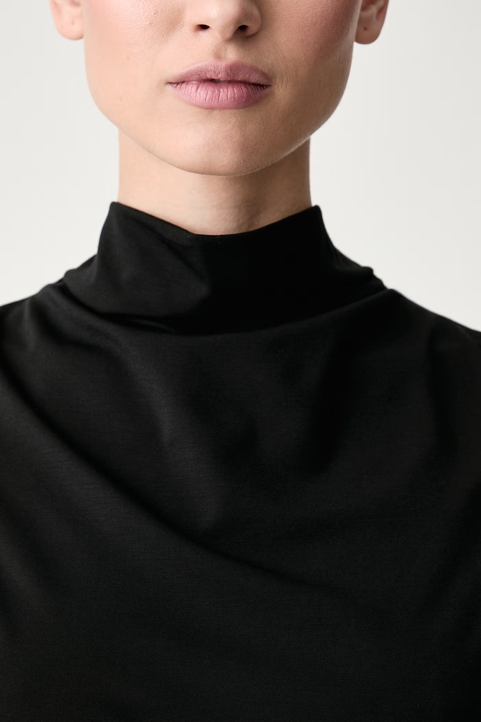 Top damski z wiskozą ALIZE TOP NOIR Le Privé czarny LP00817