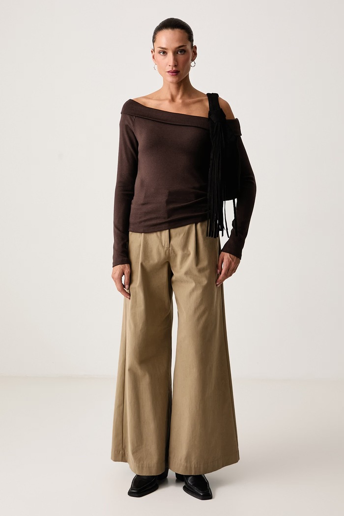 Levi's Majica z dolgimi rokavi ženska z modalom CLARA RIB OFF SHOULDER LS 008ST rjava AW26