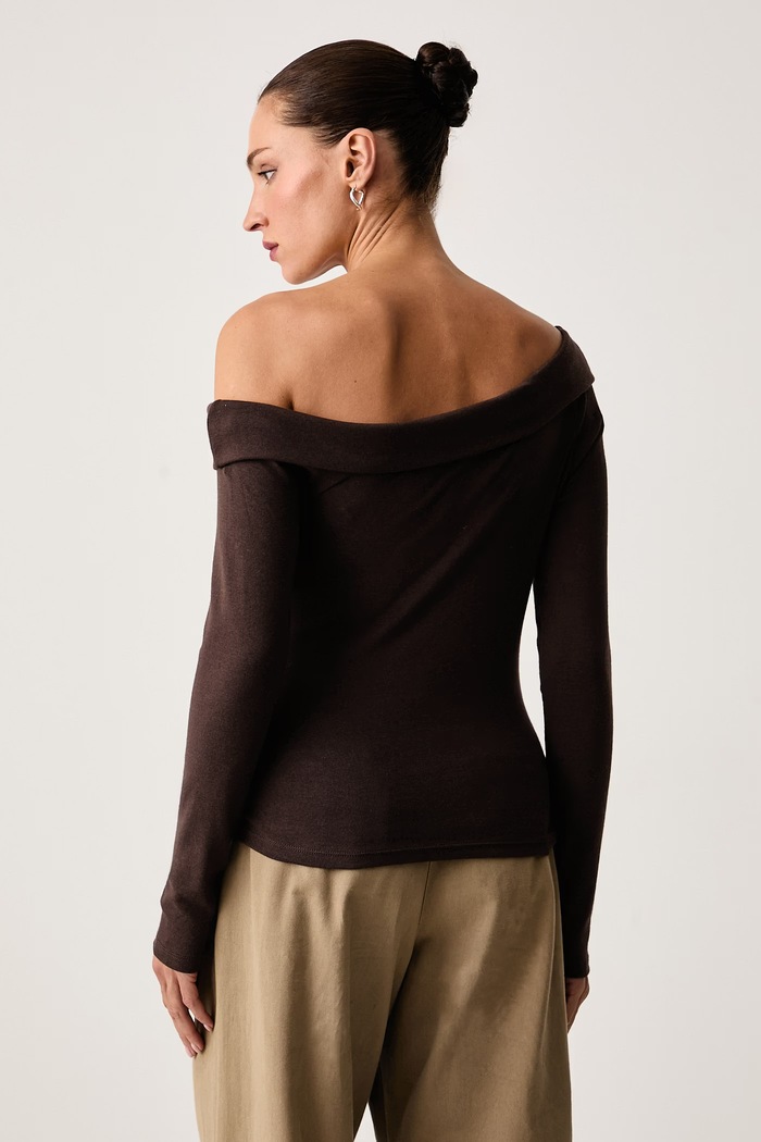 Oblačila Levi's Majica z dolgimi rokavi ženska z modalom CLARA RIB OFF SHOULDER LS 008ST rjava