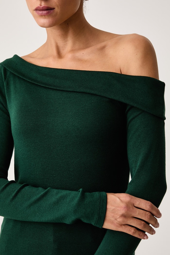 Majica z dolgimi rokavi ženska z modalom CLARA RIB OFF SHOULDER LS Levi's 008ST zelena