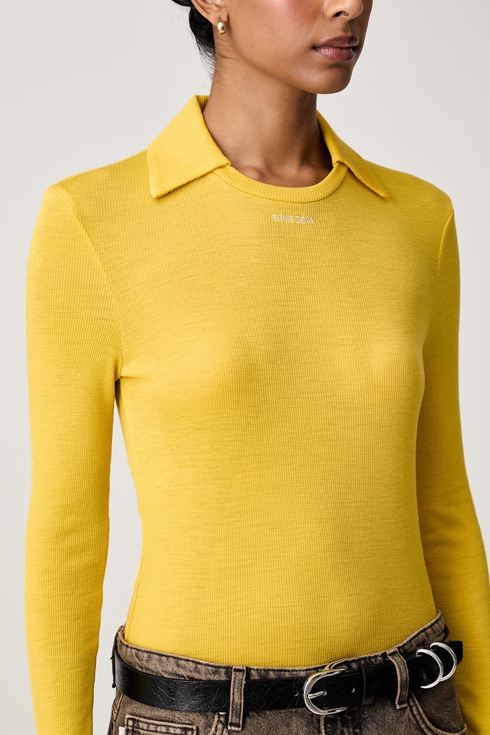 Longsleeve damski z wełny merino Stine Goya żółty SG.AW26.T265.2510